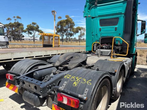 2018年式メルセデス・ベンツ・アクトロス