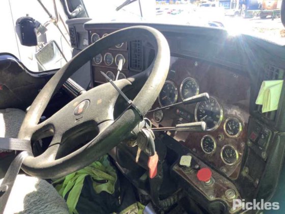 2011年式ケンワースT403