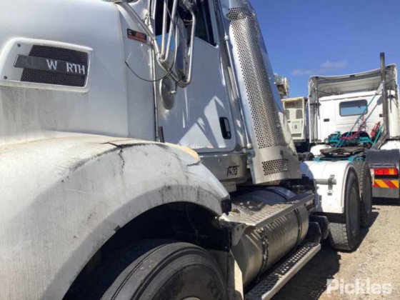 2011年式ケンワースT403