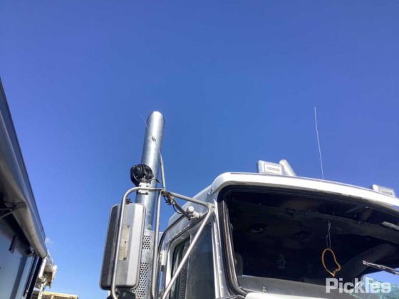 2011年式ケンワースT403