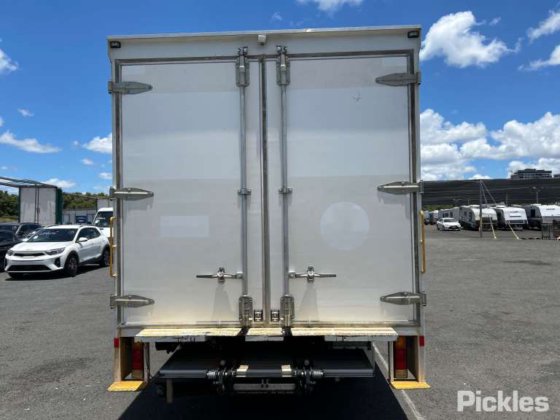 三菱ふそうキャンター515