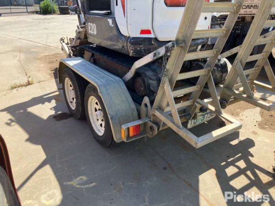 2016年ボブキャット E20