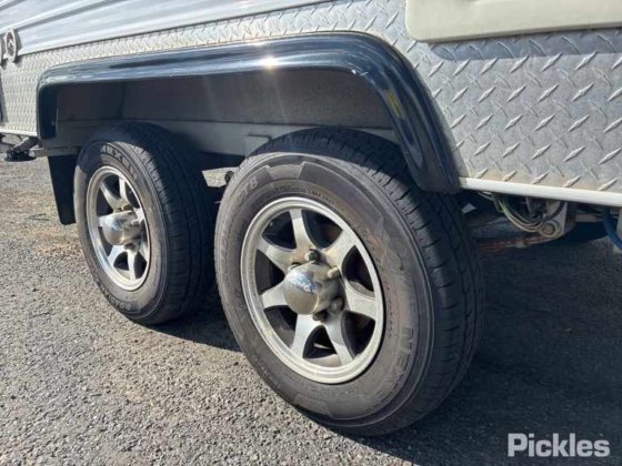 2011 クリエイティブ キャラバンズ トラックヴァン クラシック