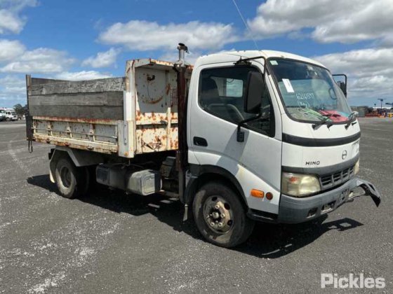 2004年式 日野デュトロ