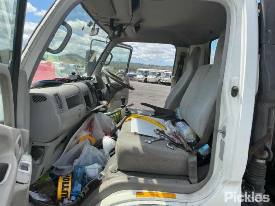 2004年式 日野デュトロ