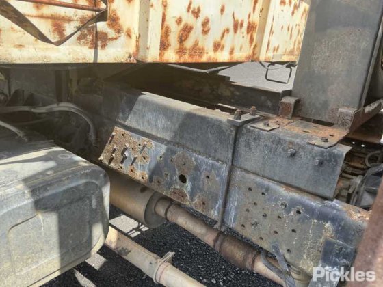 2004年式 日野デュトロ