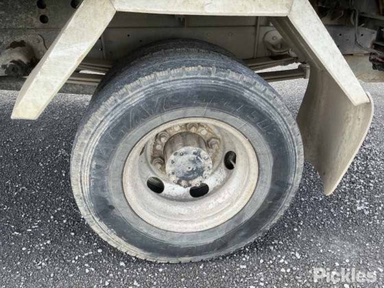 2004年式 日野デュトロ