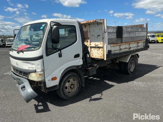 2004年式 日野デュトロ