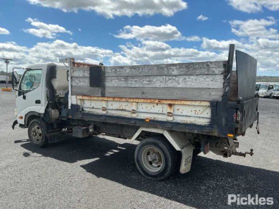 2004年式 日野デュトロ