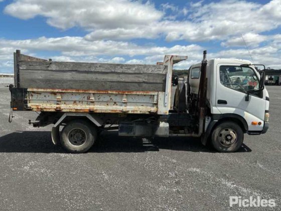 2004年式 日野デュトロ