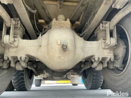 2016年式ボルボ FE320