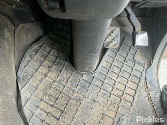 2016年式ボルボ FE320