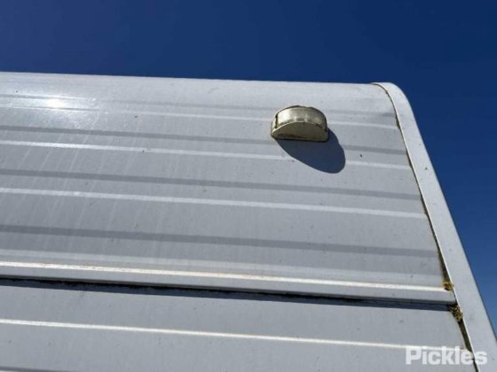 2012年式ジェイコ スタークラフト アウトバック