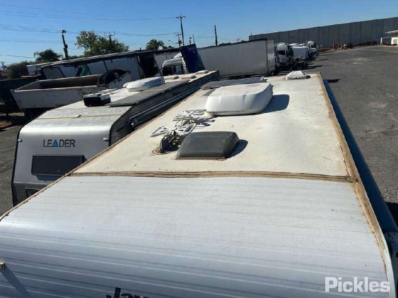 2012年式ジェイコ スタークラフト アウトバック