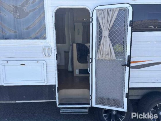 2012年式ジェイコ スタークラフト アウトバック