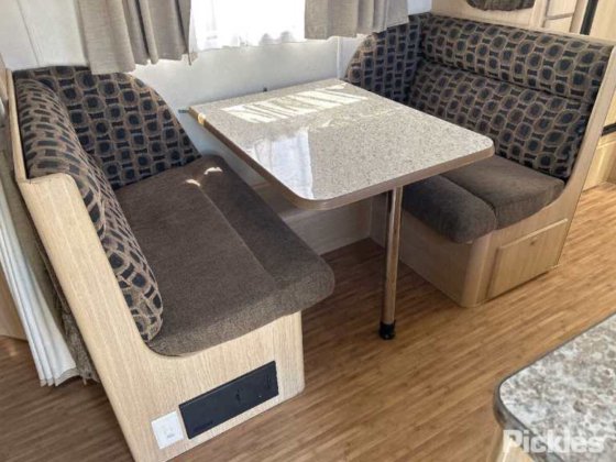 2012年式ジェイコ スタークラフト アウトバック