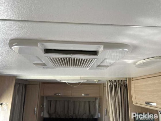 2012年式ジェイコ スタークラフト アウトバック