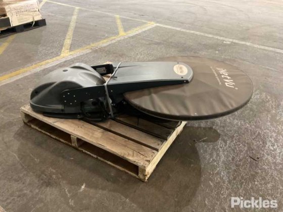 iNetVu 98cm 自動指向車載自動展開衛星アンテナシステム