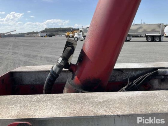 2016 マック トライデント