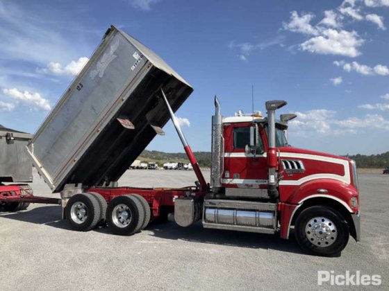 2016 マック トライデント