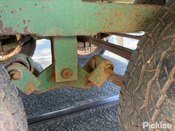 2023 自定义托盘顶