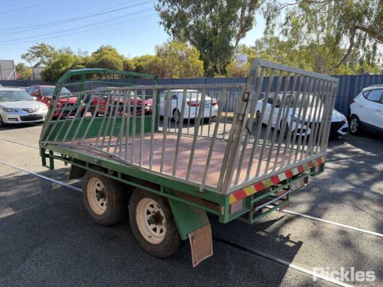 2023 自定义托盘顶