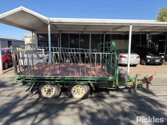 2023 自定义托盘顶