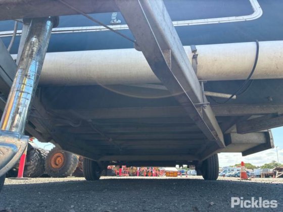 2002 罗马顶棚房车