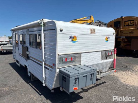 2002 罗马顶棚房车