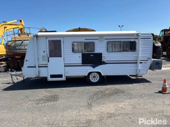 2002 罗马顶棚房车