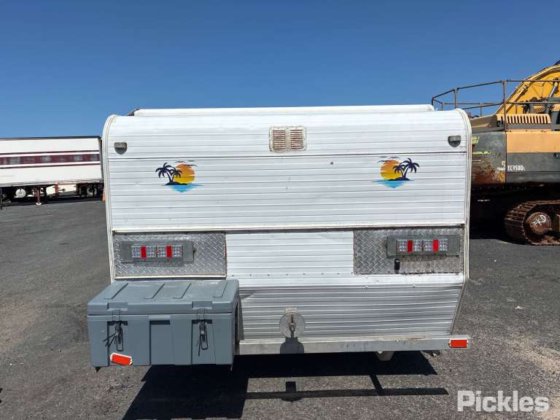 2002 罗马顶棚房车