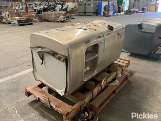 重型卡车铝制燃油箱