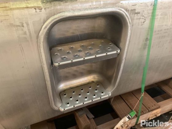 重型卡车铝制燃油箱