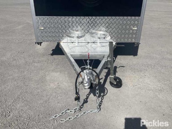 2025年グリーン有限会社フードトレーラー