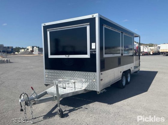 2025年グリーン有限会社フードトレーラー