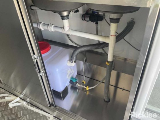 2025年グリーン有限会社フードトレーラー