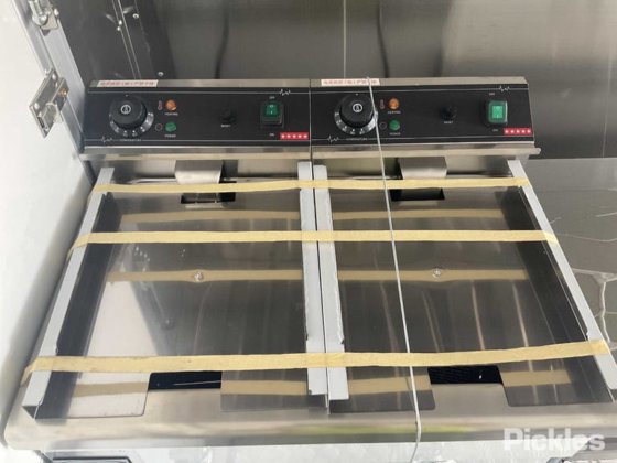 2025年グリーン有限会社フードトレーラー