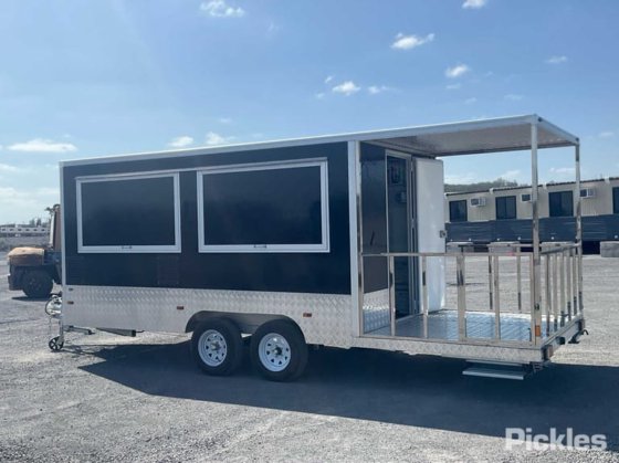 2025年グリーン有限会社フードトレーラー