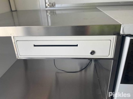 2025年グリーン有限会社フードトレーラー