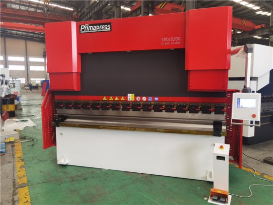 WC67K数控液压折弯机,带E21,滚珠丝杠,直线导轨