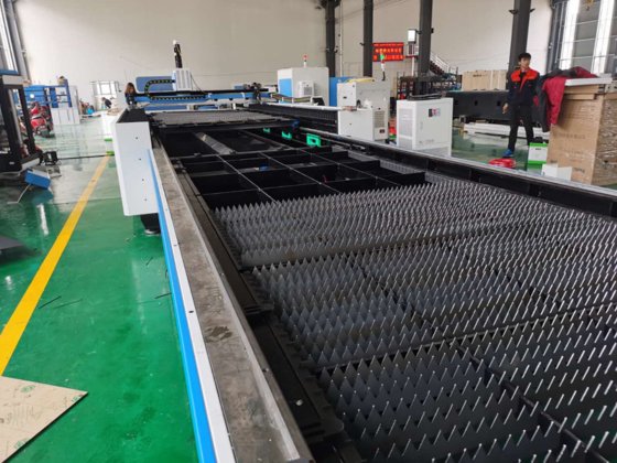 シャトルテーブルファイバーレーザー切断機 交換テーブルファイバーレーザー切断機