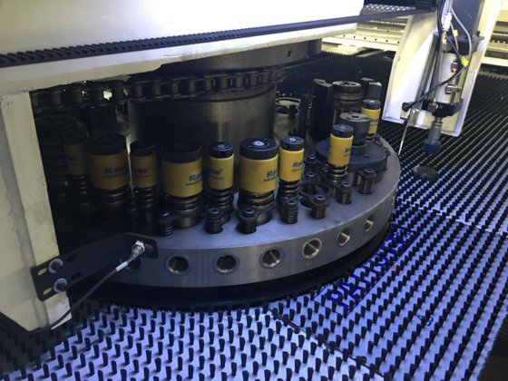 数控伺服液压转塔冲床 数控转塔冲床带索引模具