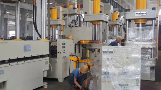 Y32型深拉伸4柱液压机