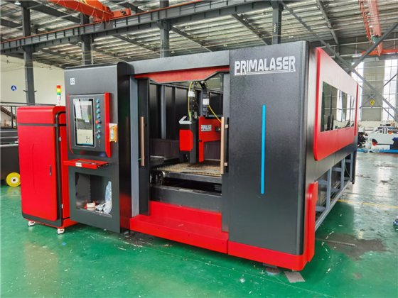 3000W 4000W Raycus可换台全封闭式金属板材光纤激光切割机