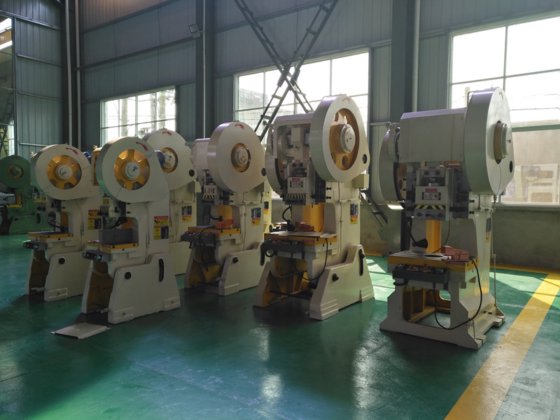 固定テーブル式J21メカニカルパワープレスマシン