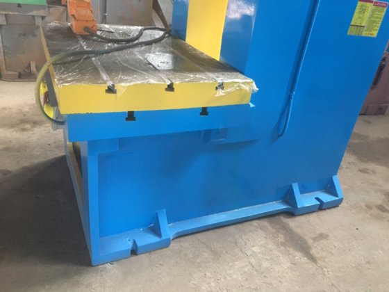 固定テーブル式J21メカニカルパワープレスマシン