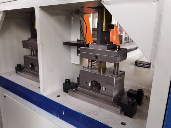 双头6米3的金属管子打孔和切割机