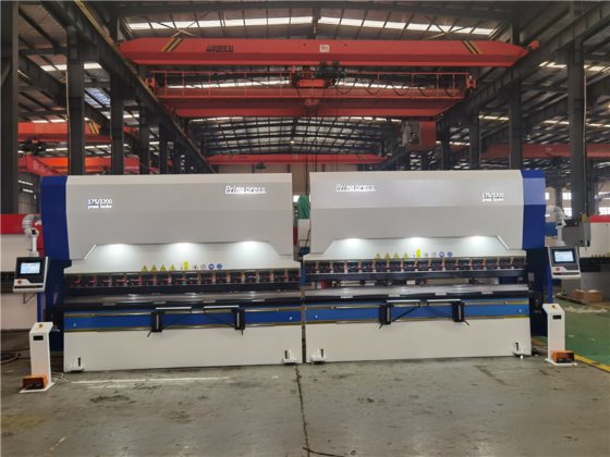 機械を作る街灯の棒 12m の街灯の棒のための油圧 CNC タンデム出版物ブレーキ