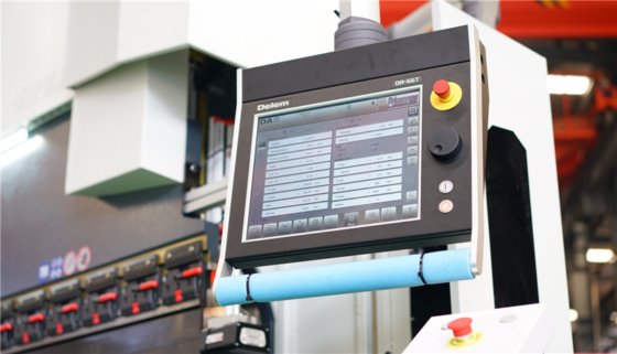 ダブルポンプ駆動型電気油圧式CNCプレスブレーキ曲げ機Delem DA66T