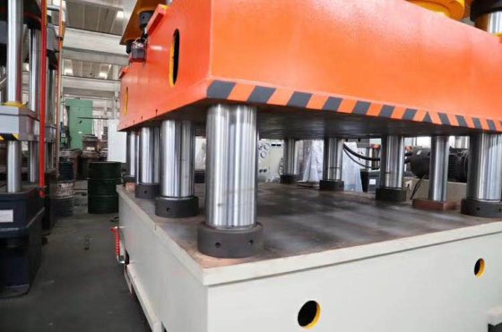 3600トン鋼板ドアスキンエンボス加工油圧プレス機 3600トン油圧鋼板ドアスキンプレス機/プレスエンボス加工成形スタンピング機